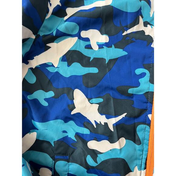 Kids Rain Jacket that changes color when wet. Size 10-12 or size Large - Picture 7 of 9